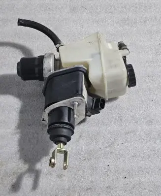 Mercedes-Benz SL R230 Master brake cylinder A0004300112 A2304300302 0204221045