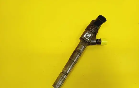 Opel Zafira B Fuel injector 0445110243