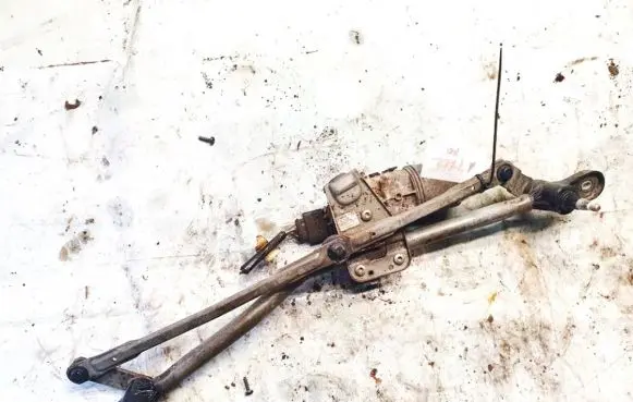 Mazda 3 I Front wiper linkage and motor f00s2s2473 bp4k-637x