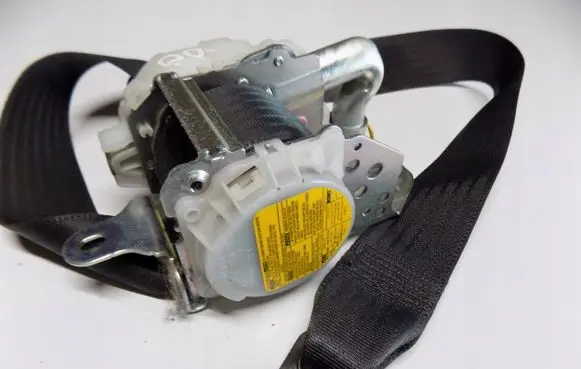 Toyota RAV 4 (XA30) Seat belt trim 7Q1410P