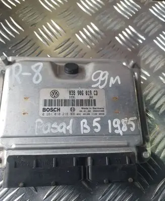 Volkswagen PASSAT B5 Engine control unit/module 038906019CD