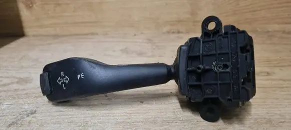 BMW 5 E39 Indicator stalk 8363668