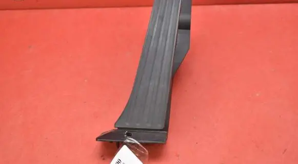 BMW 6 E63 E64 Accelerator throttle pedal 6766930-02