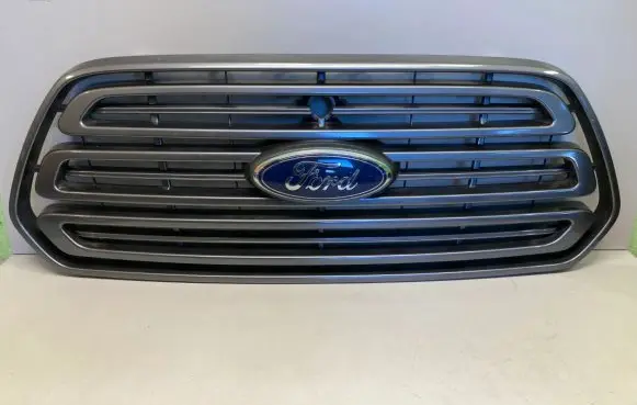 Front bumper upper radiator grill