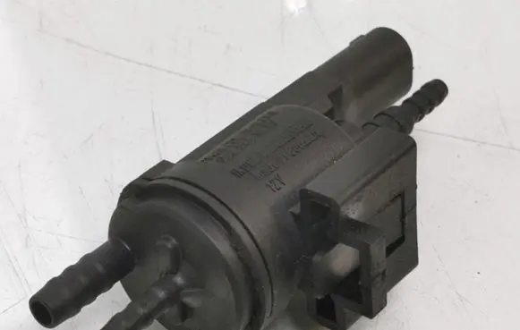 Mercedes-Benz E W211 Turbo solenoid valve 0025401497