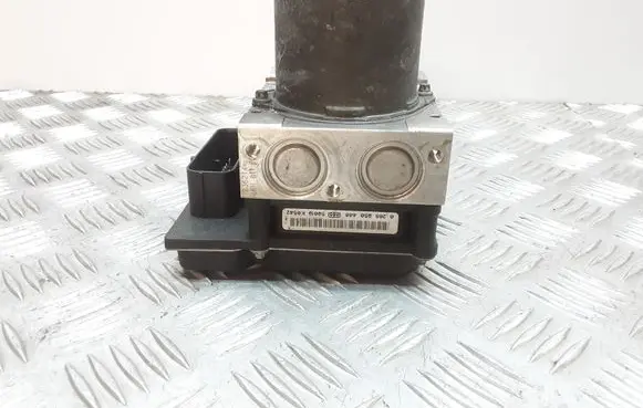 BMW 5 E60 E61 ABS Pump 677484801 0265236004