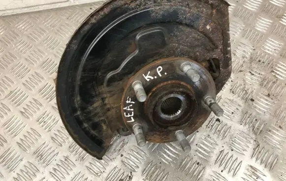 Nissan Leaf I (ZE0) Front wheel hub