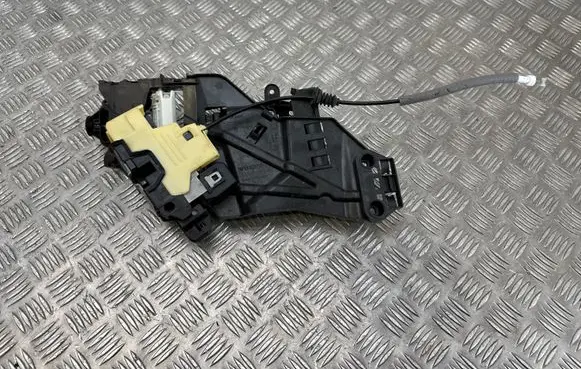 Volvo XC40 Rear door lock 32131412