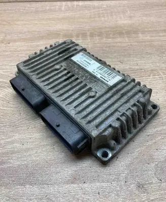 Renault Megane II Engine control unit/module ECU 8200394105 S118058313