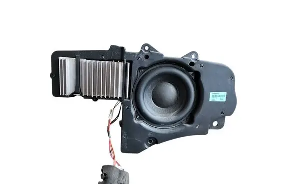 Volvo XC90 Subwoofer speaker 30679176 04W46 3067917