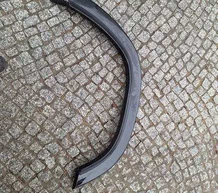Ram 1500 Fender trim (molding)