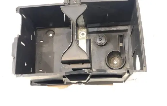Volvo V50 Battery box tray 