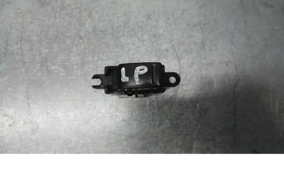 Nissan X-Trail T30 Electric window control switch 