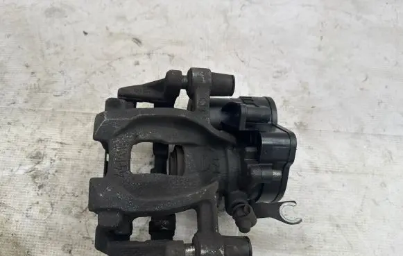 BMW X2 F39 Rear brake caliper 1543680