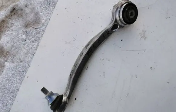 Mercedes-Benz C W205 Front lower control arm/wishbone 20506RE