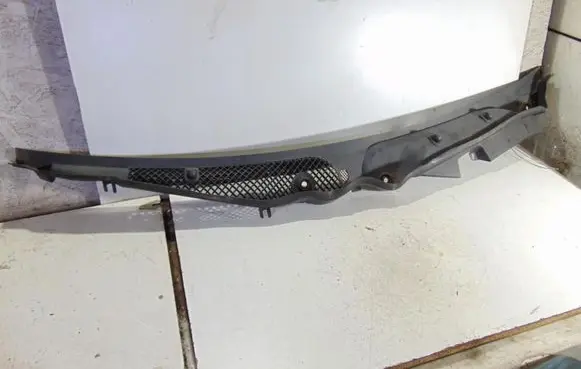 Mercedes-Benz E W212 Wiper trim A2128301213