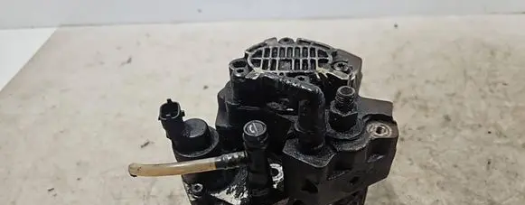 Opel Vivaro Fuel injection high pressure pump 0445010075 8200108225 H037472