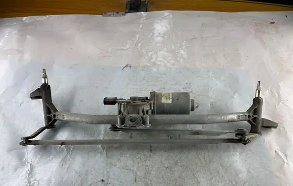 Jaguar XJ X351 Front wiper linkage and motor AW9317500BA W0014618