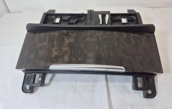 Audi Q7 4L Ashtray (front) 4L0857951