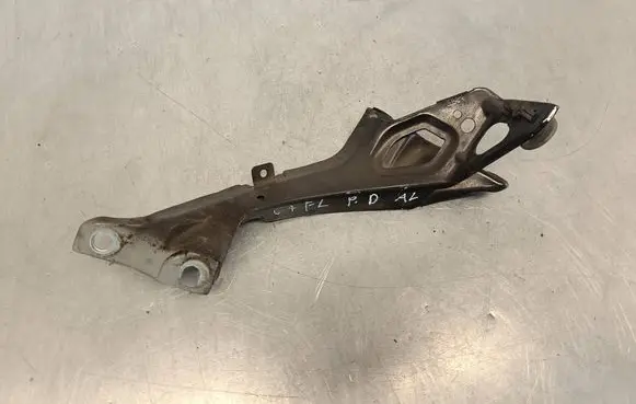Audi A6 Allroad C7 Fender mounting bracket 4G0805816 7L717