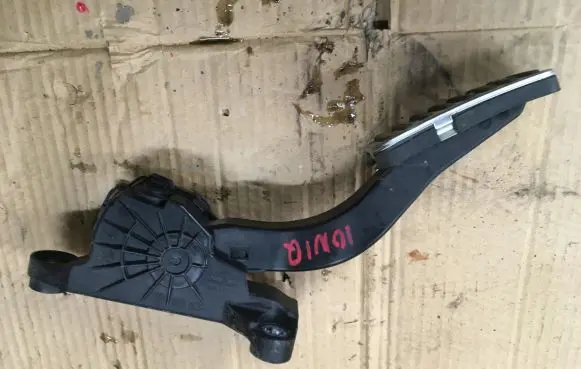 Hyundai Ioniq Accelerator throttle pedal 32700G2130
