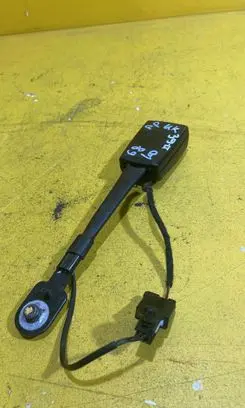 Opel Astra J Front seatbelt RZ1R2P8K3