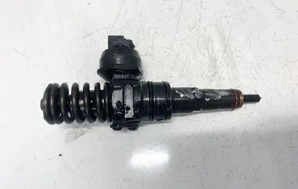 Volkswagen PASSAT B5.5 Fuel injector 038130073aj