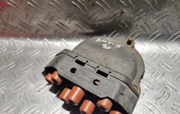 BMW 5 E34 Spark distributor cap 1235522365