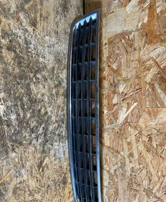 Audi A4 S4 B6 8E 8H Front bumper lower grill 8E0807647
