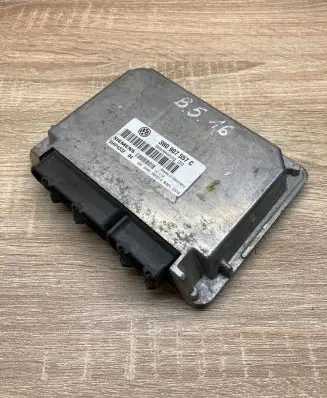 Volkswagen PASSAT B5 Engine control unit/module ECU 3B0907557C 5WP433204