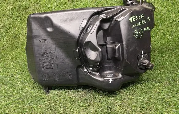 Tesla Model 3 Lamp washer fluid tank 164316500A 164316300A