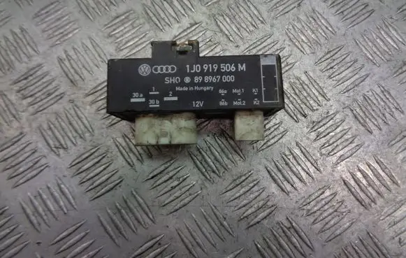 Skoda Fabia Mk1 (6Y) Coolant fan relay 1J0919506M