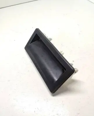 Tailgate opening switch