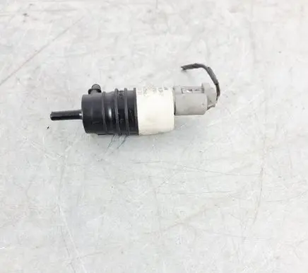 BMW X1 E84 Windscreen/windshield washer pump 7298309 67127298309