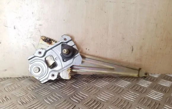 Rear door manual window regulator