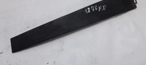 Ford Mondeo Mk III Front door glass trim molding 