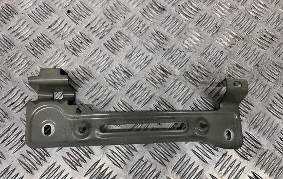 Audi Q7 4M Fender mounting bracket 4M0821432