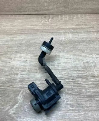 Audi A4 S4 B6 8E 8H Turbo solenoid valve 1J0906283A