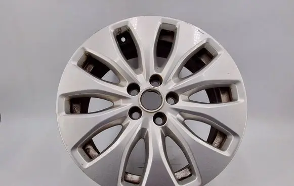 Jaguar XE R17 alloy rim