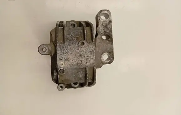 Volkswagen Golf V Engine mount bracket 1K0199262