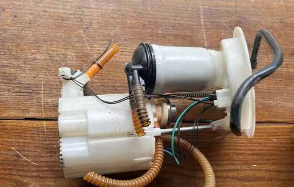 BMW 3 F30 F35 F31 In-tank fuel pump 16117243975 7243975 0580200331