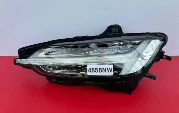 Volvo S60 Headlight/headlamp 32228815