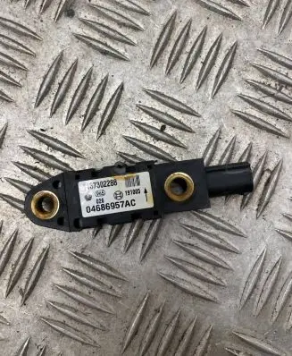 Chrysler Grand Voyager IV Airbag deployment crash/impact sensor 04686957AC 1137302288 191005