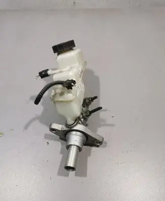 Toyota Yaris Master brake cylinder