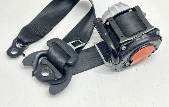 Porsche Cayenne (92A) Rear seatbelt 7N0857737DE 3066322 H07000009U