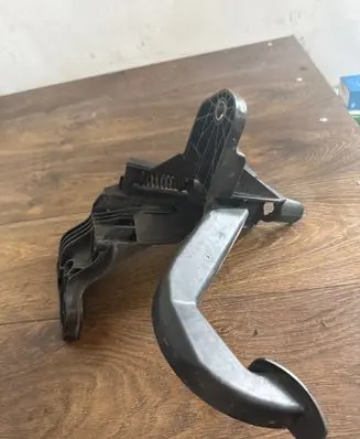 Renault Master III Clutch pedal 070112