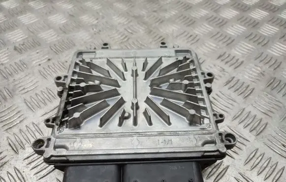 Volvo XC70 Engine control unit/module 30729826A
