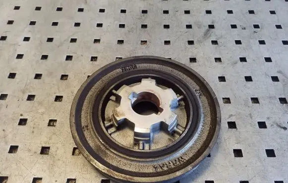 Land Rover Freelander 2 - LR2 Crankshaft pulley