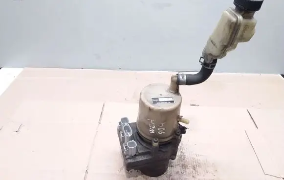 Mazda 5 Power steering pump PA66GF20 054041032