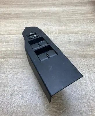 Toyota Auris 150 Electric window control switch 0870P3D